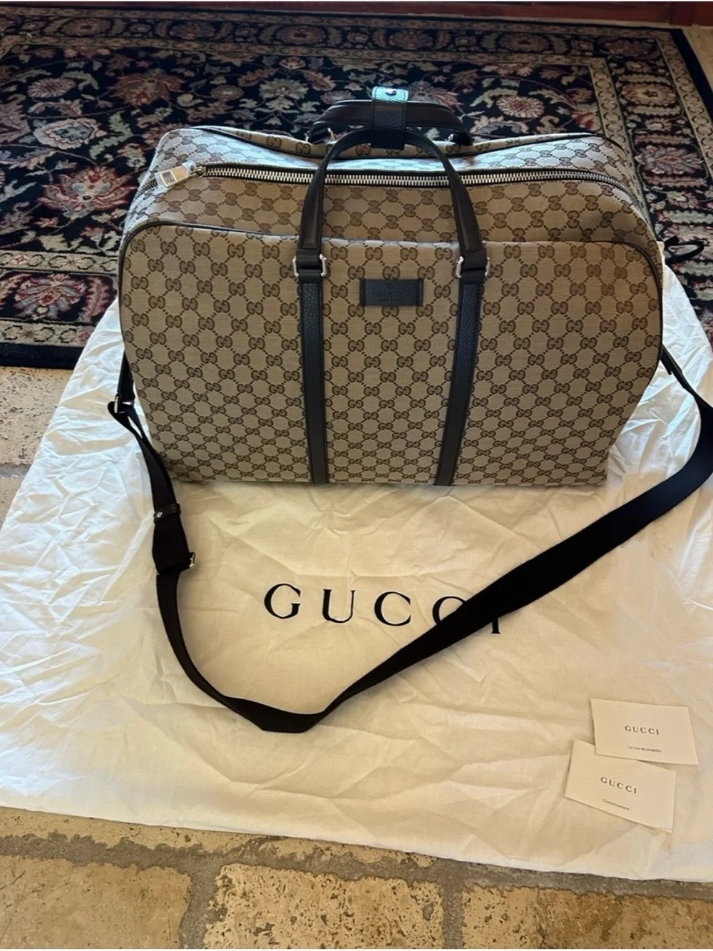 Unisex Gucci Beige GG Supreme Canvas Weekender with Dark Brown Trim made Italy